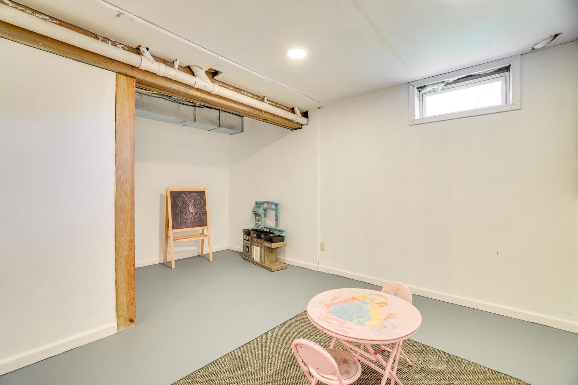 Holiday home Poconos Vacation With Pool And Game Tobyhanna