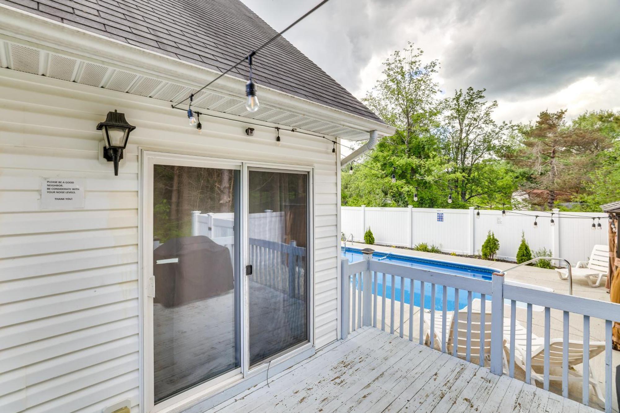Poconos Vacation With Pool And Game Holiday home